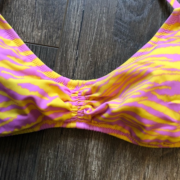 VS Bikini Top NWOT - Picture 3 of 3